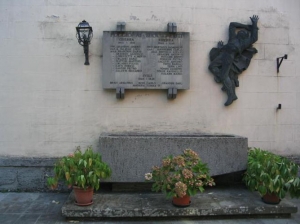  Monument to the Fallen of Poggio