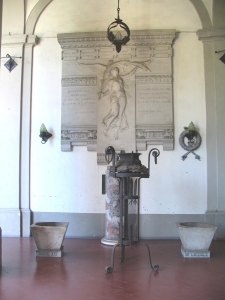 Commemorative monument to the students of R. Liceo Ginnasio in Lucca who died in war