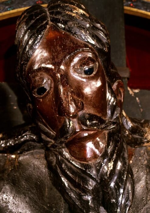 Il Volto Santo: tra realtà e leggenda / Volto Santo:  between reality and legend