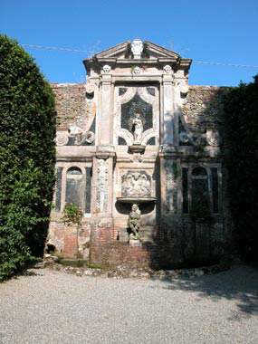 Fontana della sirena.