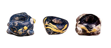 Castelvecchio Pascoli, grani di pasta vitrea policroma