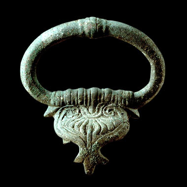 Lucca, aniglia decorata, in bronzo, di ritrovamenti del 1971