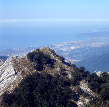 Monte Altissimo e la costa versiliese