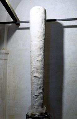 Seravezza, cippo a clava