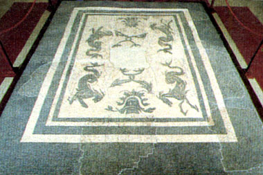 Massaciuccoli, mosaico pavimentale