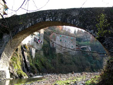 Il ponte visto da monte