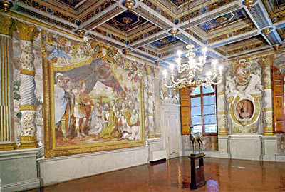 salone-ingresso-palazzo-bernardini