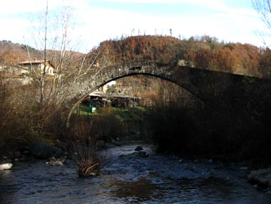 Il ponte visto da monte
