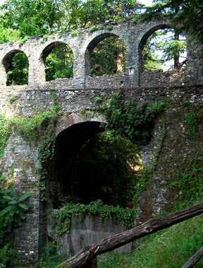 Il ponte visto da valle