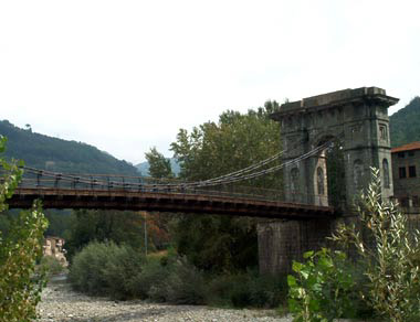 Il profilo del ponte, da valle
