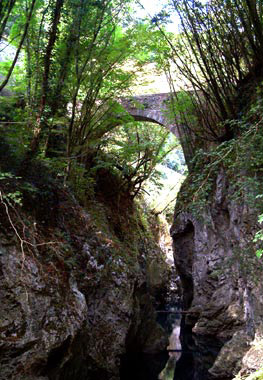 Il ponte e la gola sulla Lima
