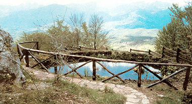 Villa Collemandina, il laghetto