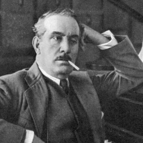 Puccini fumatore / Puccini smoking a cigarette
