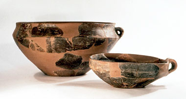 Viareggio, scodelle carenate, antica Età del Bronzo, dal Riparo del lauro