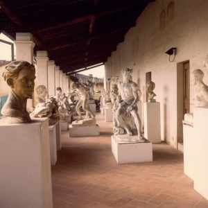 Pietrasanta, bozzetti di Leone Tommasi in S. Agostino