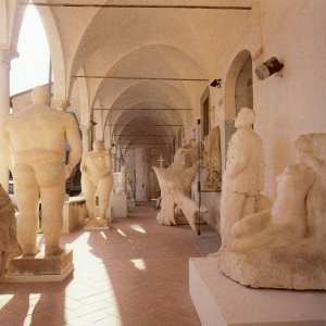 Pietrasanta, bozzetti esposti in S. Agostino