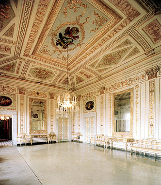 Lucca, la Galleria del Tofanelli