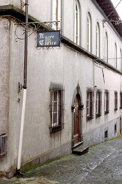 Coreglia Antelminelli, ingresso