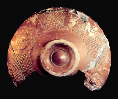 Capannori, coppa in Terra Sigillata Tardo Italica con bollo L. Rasinius Pisanus, II sec. d.C., dal Chiarone