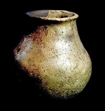 Barga, vaso accessorio, dalla tomba ligure di Castelvecchio Pascoli, III sec. a.C.