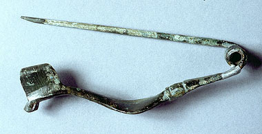 Barga, fibula, dalla tomba ligure di Castelvecchio Pascoli, III sec. a.C.