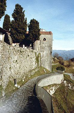 Molazzana, mura