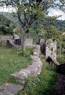 Fosciandora, la base della Rocca