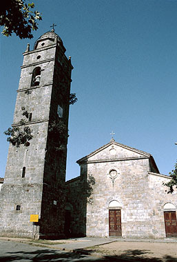 Stazzema, Farnocchia, Chiesa parrocchiale