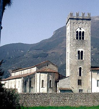 Camaiore, abside e campanile