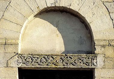 Lammari, Capannori, San Cristoforo, architrave