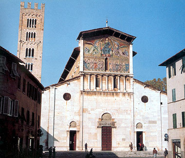 Lucca, facciata della basilica