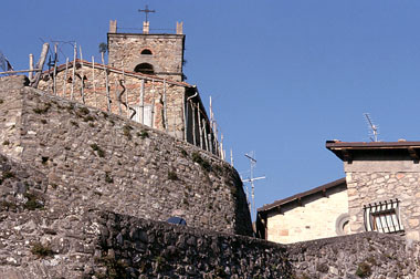 Cinta muraria di Lupinaia / Walls of Lupinaia