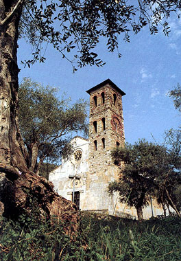 Valdicastello, Pietrasanta, facciata