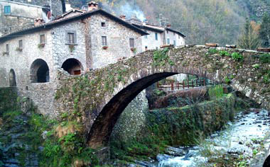 Ponte di Fabbriche di Vallico / Bridge in Fabbriche di Vallico