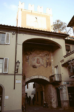 Camaiore, Porta S. Pietro