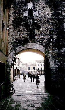 Camaiore, Porta S. Pietro