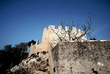 Camaiore, Monteggiori, cinta muraria della Rocca