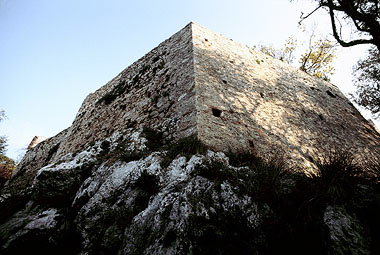 Camaiore, cinta muraria della Rocca
