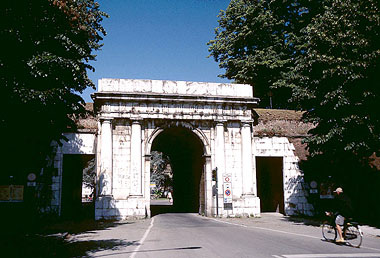 Lucca, Porta Elisa