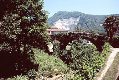 strada per Piazza di Brancoli