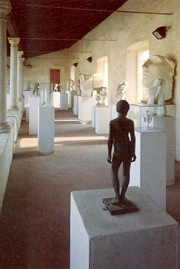 Pietrasanta, opere esposte nel Chiostro di Sant'Agostino