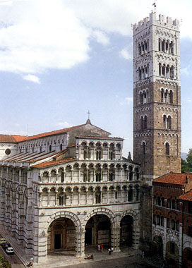 Lucca, facciata e campanile