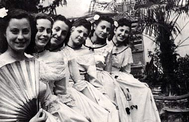 Stagione del Teatro di Bagni di Lucca - Lucia Poli in "Il libro cuore ed altre storie" / Theatre season in Bagni di Lucca - Lucia Poli in "Il libro cuore ed altre storie"