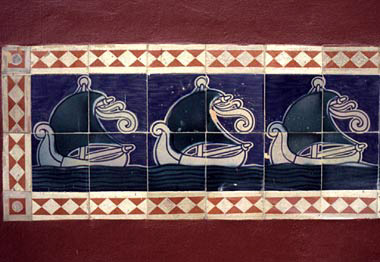 decorazione ceramica, G. Chini, particolare