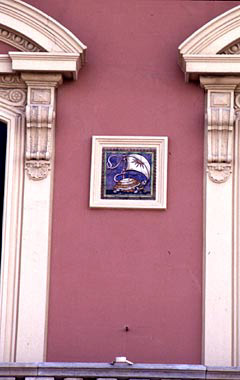 decorazione ceramica, G. Chini, particolare