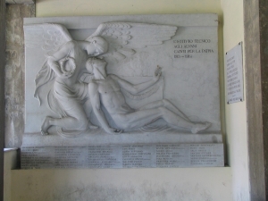 Lapide agli studenti dell'istituto tecnico  / Plaque commemorating students from the Technical Institute