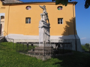Monumento ai caduti della frazione di Carignano / War memorial of Carignano