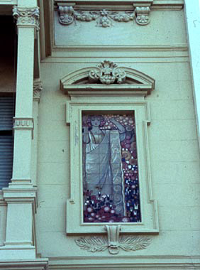 decorazione ceramica, G. Chini, particolare