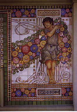 via Buonarroti angolo via D'Annunzio, decorazione ceramica, G. Chini, particolare