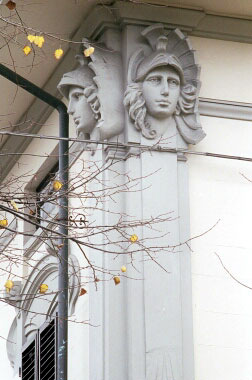 decorazioni sulle lesene